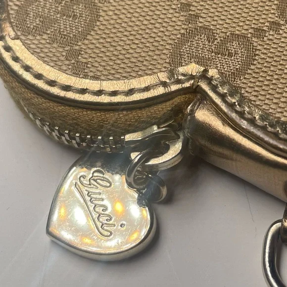 GUCCI GG Heart wallet/pouch - Picture 3 of 9